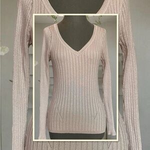 WHBM FORM FITTED DEEP V SWEATER XS